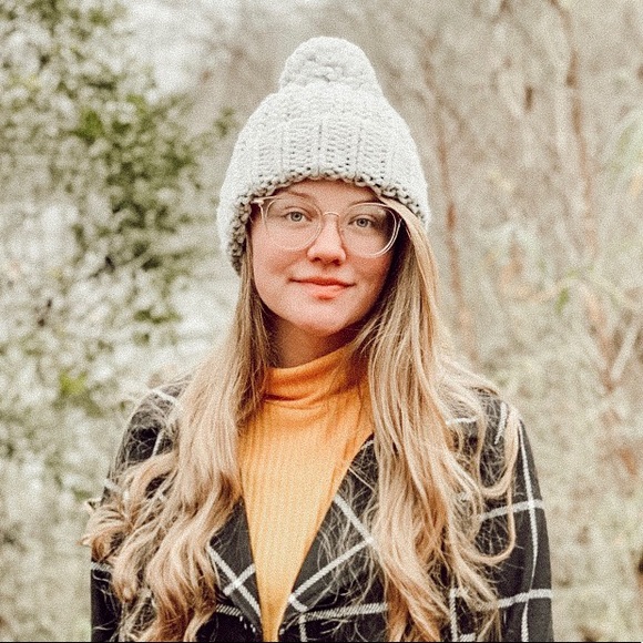 Meet your Posher, Kenzie - Picture 1 of 1